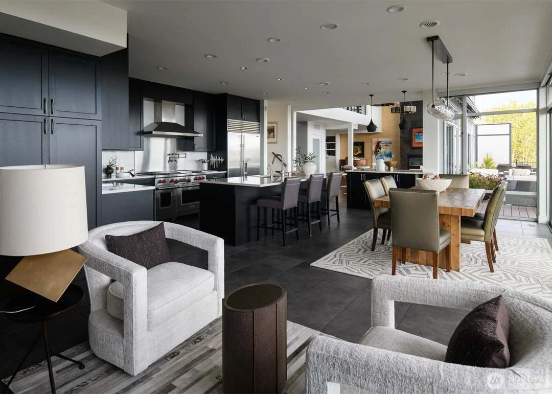 Residence photograph 13