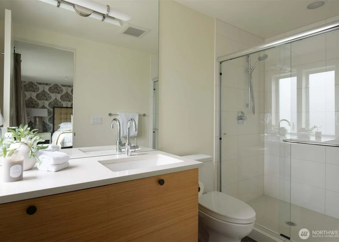 Residence photograph 32