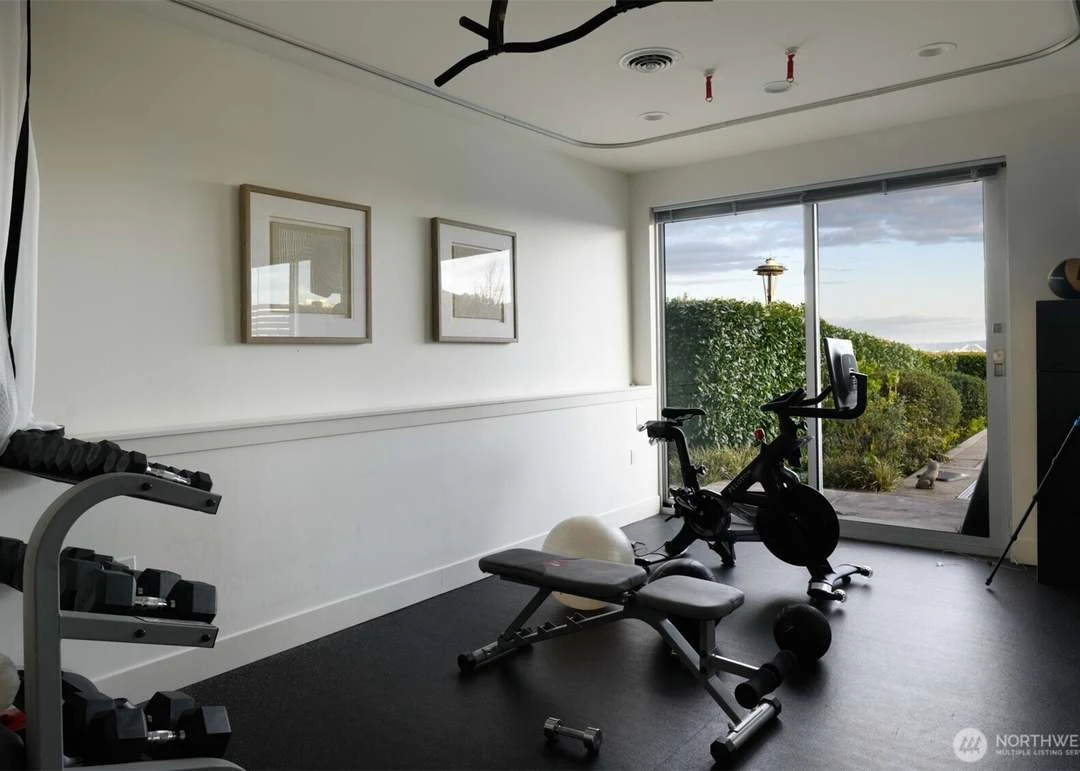 Residence photograph 35